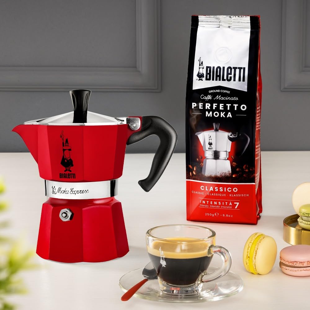 Bialetti Moka Express Aluminium Stovetop Coffee Maker (2 Cup), 8x11x11 cm, Silver